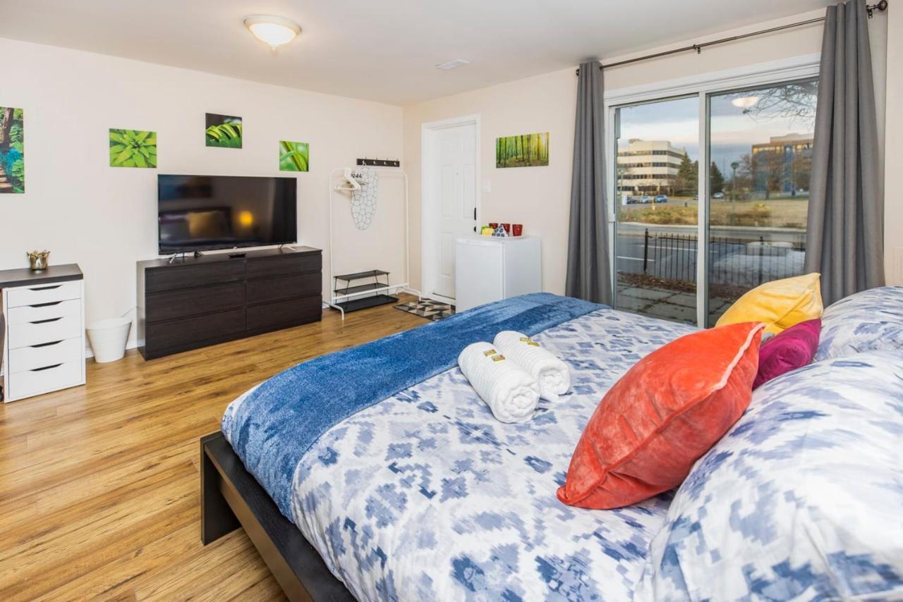 Modern Studio W King Bed - Central Отава Екстериор снимка